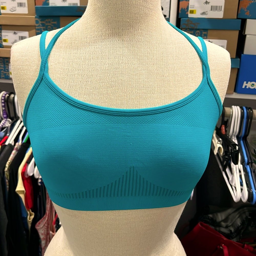 Fabletics sports top. Teal color, in great condition.
